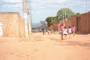Equipamentos que Educam: Como Sua Doação de Materiais Faz a Diferença